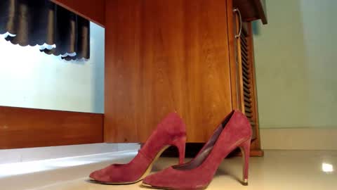 Miss Di online show from 04/18/26, 07:56