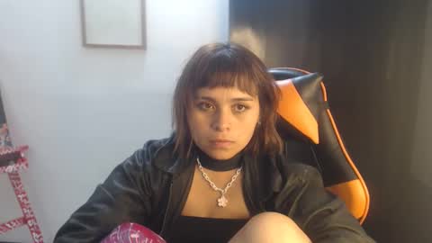 Snapshot of caoticaxx chatting on 04/16/26, 08:37 caoticaxx online show from 04/16/26, 08:37