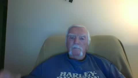 Snapshot of capecod21 chatting on 12/27/24, 08:39 capecod21 online show from 12/27/24, 08:39