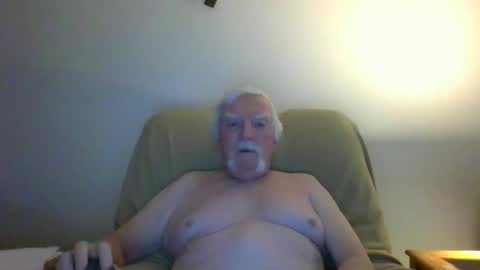 Snapshot of capecod21 chatting on 12/28/24, 01:28 capecod21 online show from 12/28/24, 01:28