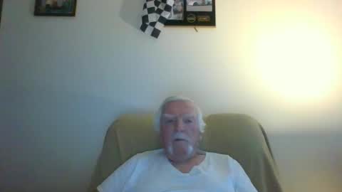 Snapshot of capecod21 chatting on 01/25/25, 12:47 capecod21 online show from 01/25/25, 12:47