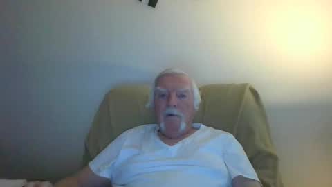 Snapshot of capecod21 chatting on 02/08/25, 12:39 capecod21 online show from 02/08/25, 12:39