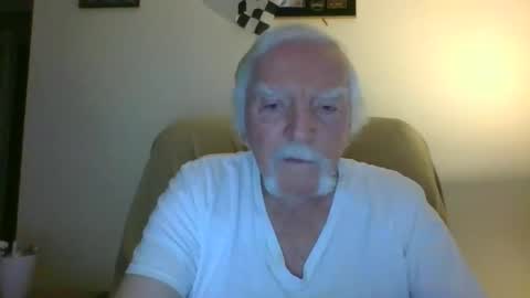 Snapshot of capecod21 chatting on 02/14/25, 11:42 capecod21 online show from 02/14/25, 11:42