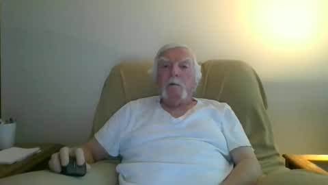 Snapshot of capecod21 chatting on 02/16/25, 02:10 capecod21 online show from 02/16/25, 02:10