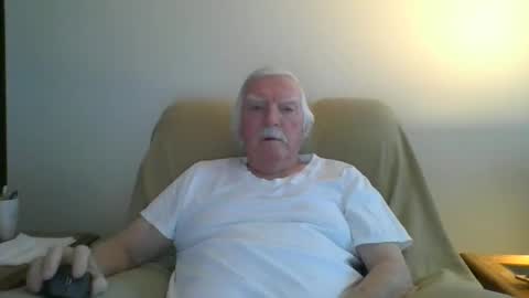 Snapshot of capecod21 chatting on 03/02/25, 01:27 capecod21 online show from 03/02/25, 01:27