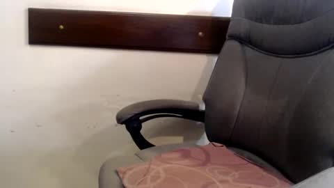 Snapshot of capitanfuturo44 chatting on 05/27/26, 02:03 Cinzia ex regina online show from 05/27/26, 02:03