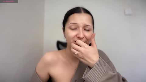 Emma online show from 03/12/25, 11:31