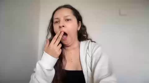 Emma online show from 09/19/25, 07:32