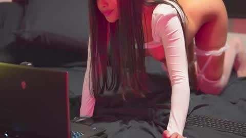 Snapshot of capriciousqueen chatting on 09/22/25, 11:29 Miyah online show from 09/22/25, 11:29