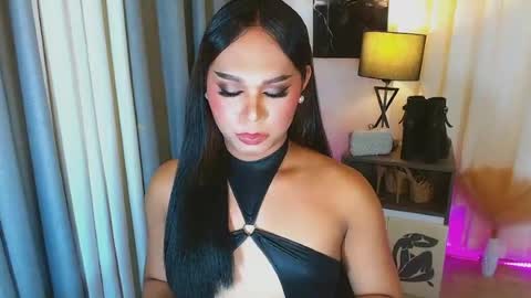 Snapshot of caprize_diva chatting on 07/07/26, 02:25 caprize_diva online show from 07/07/26, 02:25