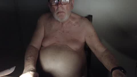 Snapshot of capt5105 chatting on 02/20/25, 02:57 capt5105 online show from 02/20/25, 02:57