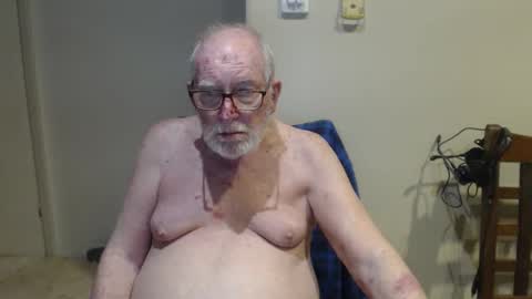 Snapshot of capt5105 chatting on 11/18/25, 06:45 capt5105 online show from 11/18/25, 06:45