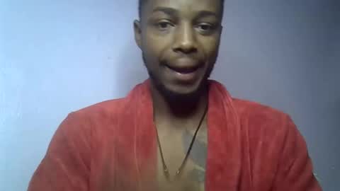 Snapshot of capt_ain chatting on 05/21/26, 01:01 Captain online show from 05/21/26, 01:01