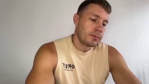 Snapshot of capt_oliver chatting on 06/21/26, 09:34 follow my twitter online show from 06/21/26, 09:34