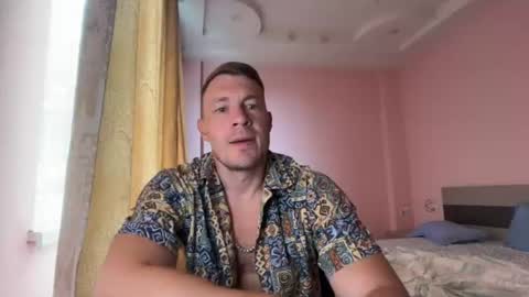 Snapshot of capt_oliver chatting on 07/08/26, 09:14 follow my twitter online show from 07/08/26, 09:14
