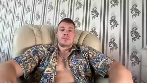 Snapshot of capt_oliver chatting on 07/14/26, 09:14 follow my twitter online show from 07/14/26, 09:14
