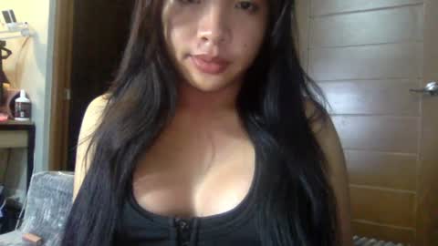 Snapshot of captivatingyumi chatting on 06/27/26, 09:25 Yumi Aera online show from 06/27/26, 09:25