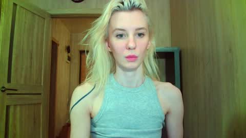 Snapshot of caramel_pie_ chatting on 01/12/25, 07:53 caramel online show from 01/12/25, 07:53