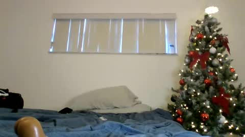 Snapshot of caramelmami26 chatting on 12/20/24, 09:28 caramelmami26 online show from 12/20/24, 09:28