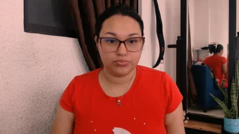 Snapshot of caramelo945256 chatting on 06/15/26, 06:54 LILI online show from 06/15/26, 06:54