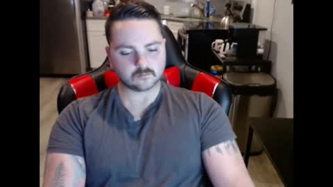 Snapshot of cardi_beans chatting on 10/27/25, 03:16 cardi_beans online show from 10/27/25, 03:16