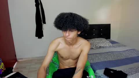 Carlos and Cristian  online show from 09/15/25, 07:25