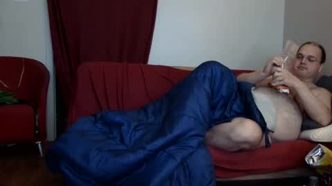 Snapshot of caressonnous chatting on 11/18/25, 11:26 louis online show from 11/18/25, 11:26