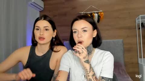 caressyourself online show from 02/02/25, 08:24