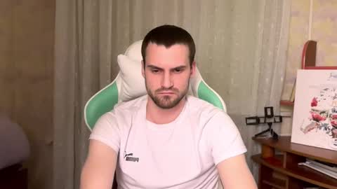 Snapshot of cari_2you chatting on 11/26/25, 07:48 Cari online show from 11/26/25, 07:48