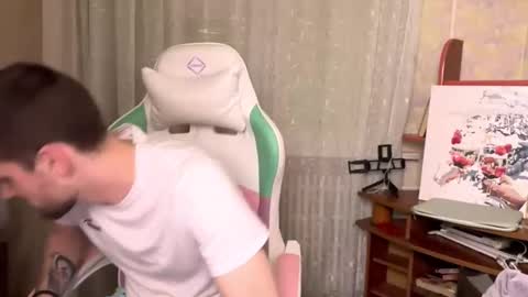 Snapshot of cari_2you chatting on 11/27/25, 07:49 Cari online show from 11/27/25, 07:49