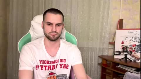 Snapshot of cari_2you chatting on 12/13/25, 07:53 Cari online show from 12/13/25, 07:53