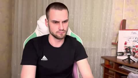 Snapshot of cari_2you chatting on 12/14/25, 06:56 Cari online show from 12/14/25, 06:56