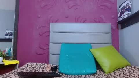 carina_lopez707 online show from 04/11/26, 12:09