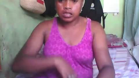 carinesexy69 online show from 12/15/24, 09:24