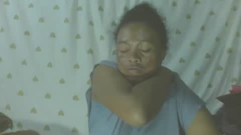 carinesexy69 online show from 11/22/25, 12:09