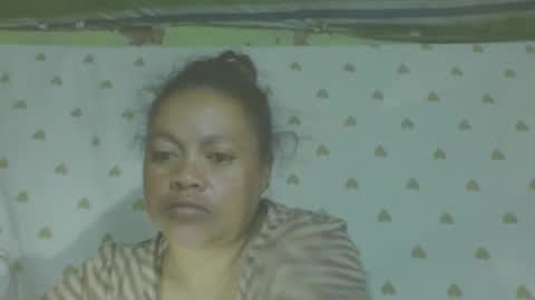 Snapshot of carinesexy69 chatting on 05/13/26, 02:09 carinesexy69 online show from 05/13/26, 02:09