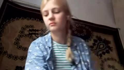 Snapshot of carissaalderson chatting on 04/27/26, 02:31 Kira online show from 04/27/26, 02:31