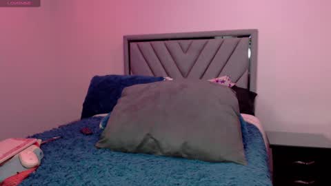 Snapshot of carla_santini chatting on 02/13/25, 04:00 Carla Santini online show from 02/13/25, 04:00