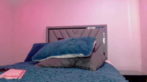 Snapshot of carla_santini chatting on 02/16/25, 04:32 Carla Santini online show from 02/16/25, 04:32