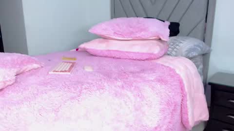 Snapshot of carla_santini chatting on 03/09/25, 05:55 Carla Santini online show from 03/09/25, 05:55