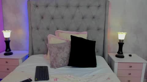 Snapshot of carlabitelly chatting on 05/12/26, 09:12 Carla online show from 05/12/26, 09:12