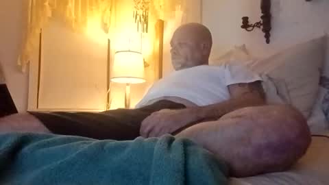 carldhammers online show from 12/17/25, 09:04