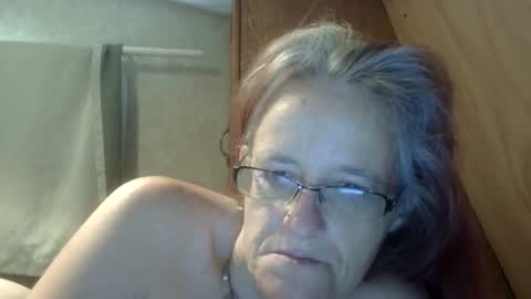 carleeswoman08 online show from 05/05/26, 12:24