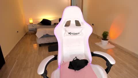 Alejandra online show from 01/12/25, 04:31