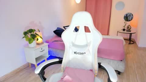 Alejandra online show from 02/27/26, 01:16