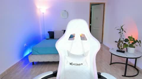 Alejandra online show from 04/05/26, 01:14