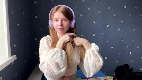 Kaayy  Its my first day here  online show from 04/01/26, 08:04