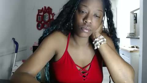 Snapshot of carliecreams chatting on 04/07/26, 02:12 Carlie online show from 04/07/26, 02:12