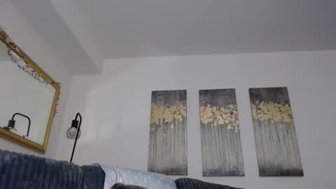 Snapshot of carliecreams chatting on 04/18/26, 11:27 Carlie online show from 04/18/26, 11:27
