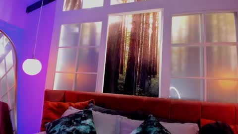Snapshot of carliemoss chatting on 10/15/25, 07:58    online show from 10/15/25, 07:58